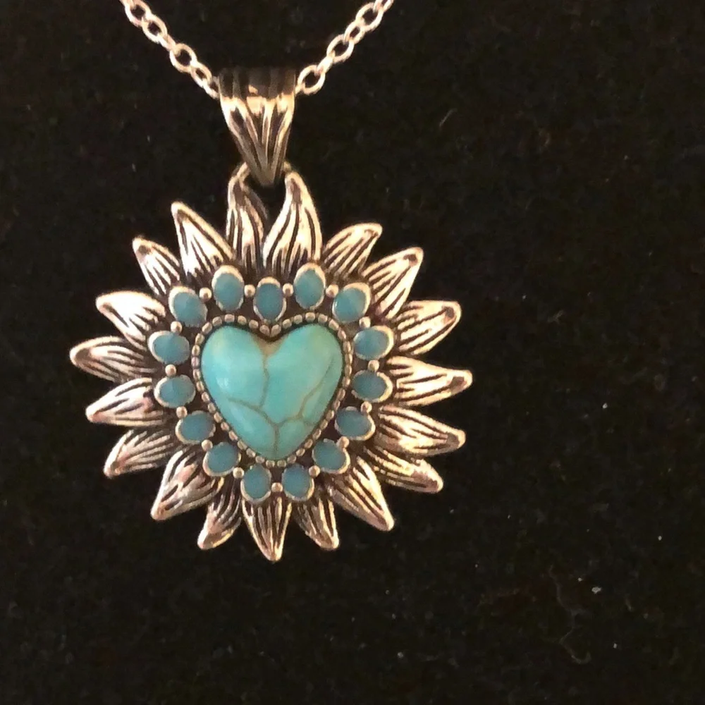 - Silver and Turquoise Heart Pendant Necklace - Picture 7 of 7